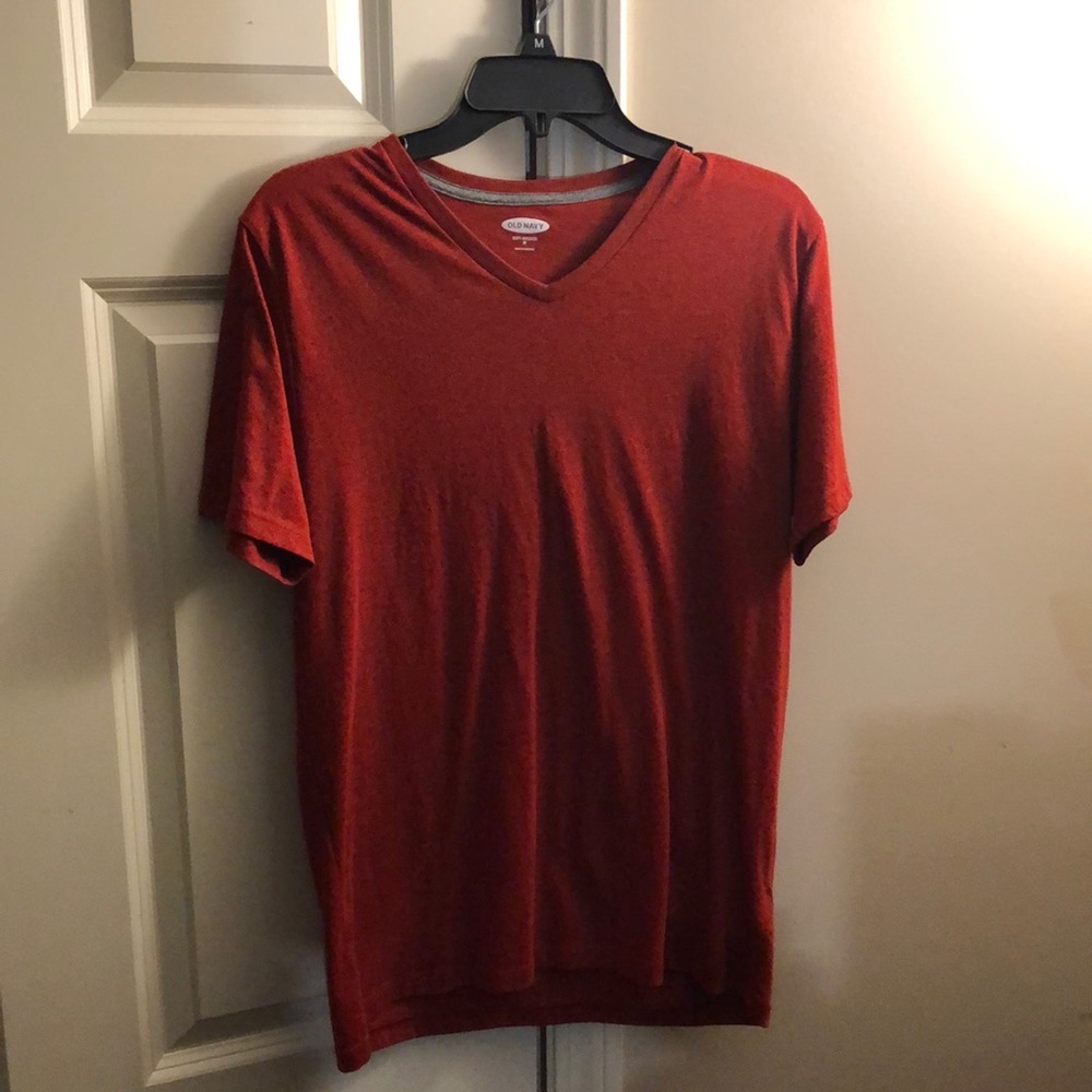 V NECK OLD NAVY SHIRT